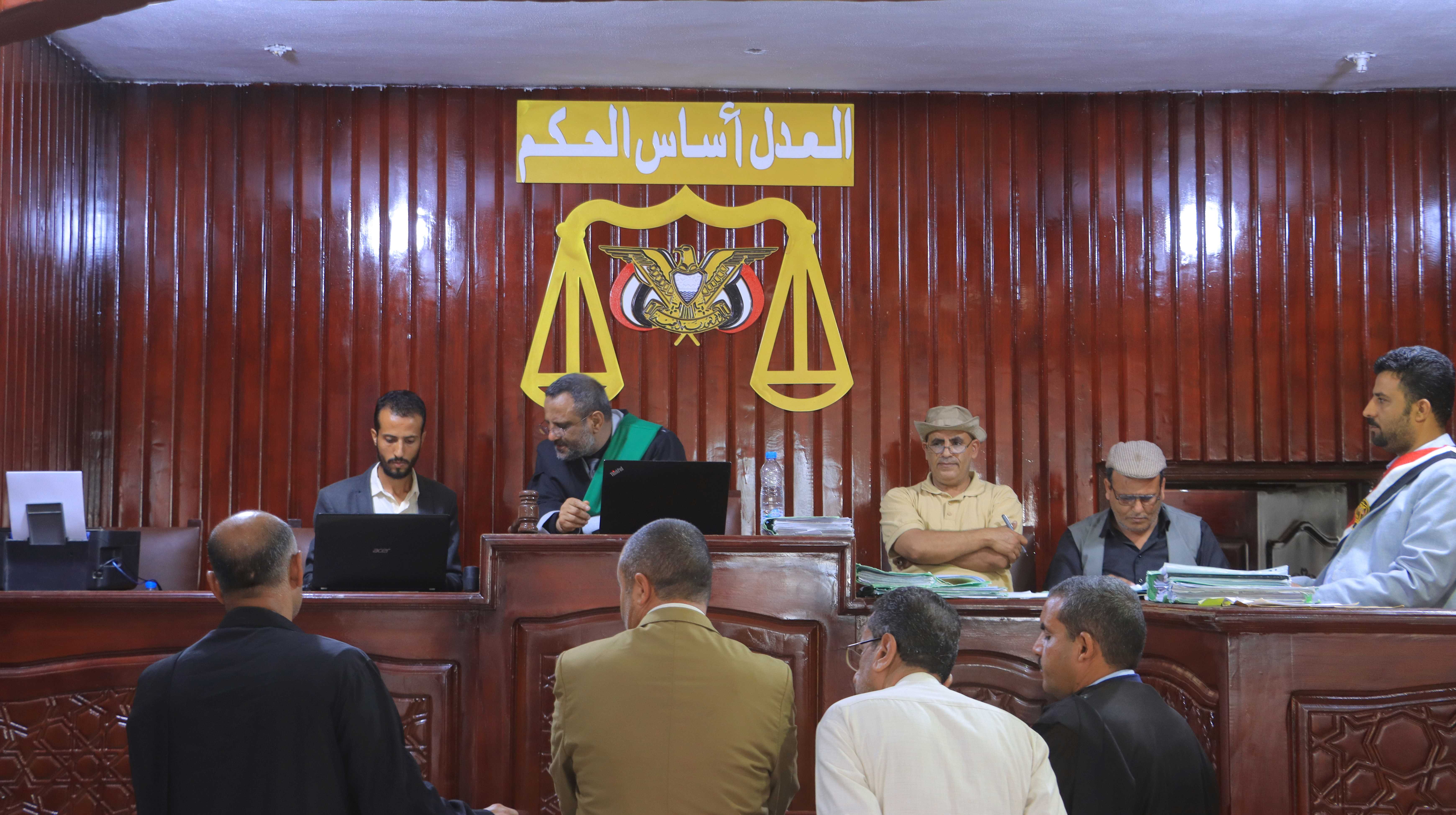 محكمة عسكرية تبدأ محاكمة خلية حوثية متهمة بتنفيذ اغتيالات وتخابر في مأرب