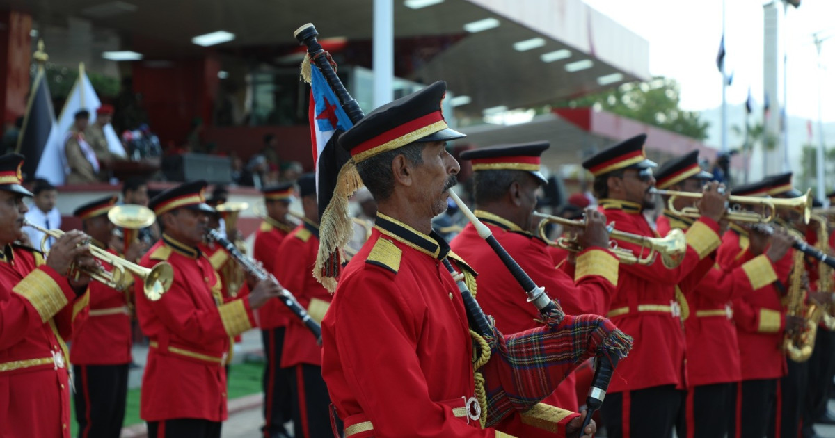 قوات الانتقالي تُعلن عدم الخضوع لأوامر الحكومة اليمنية ورفض الدمج في وزارة الدفاع